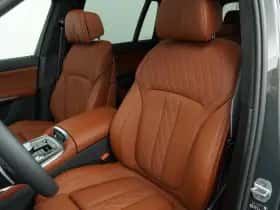 BMW X7 (2026) thumbnail 3