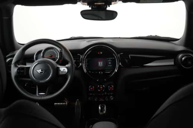 MINI Cooper (2024) thumbnail 5