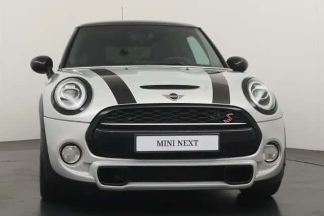 MINI Cooper S (2018) thumbnail 5