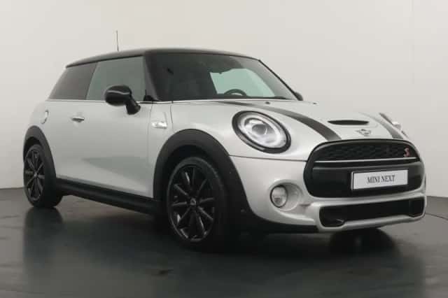 MINI Cooper S (2018) thumbnail 6