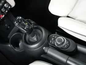 MINI Cabrio (2023) thumbnail 23
