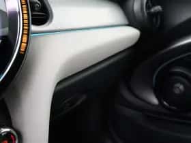 MINI Cabrio (2023) thumbnail 24
