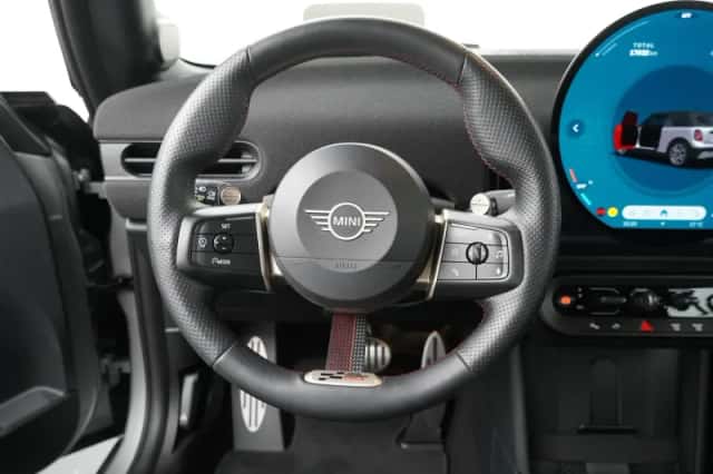 MINI Cabrio (2025) thumbnail 2
