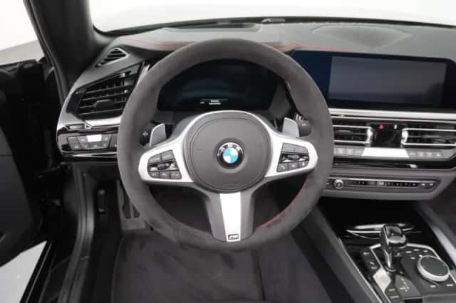 BMW Z4 (2026) thumbnail 2