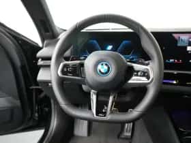 BMW 5-Serie (2024) thumbnail 2