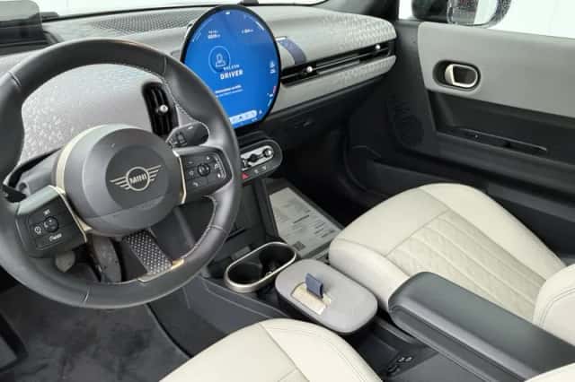 MINI Cabrio (2025) thumbnail 5