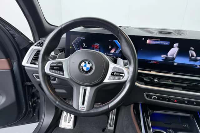 BMW X7 (2022) thumbnail 2