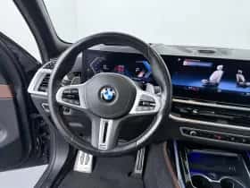 BMW X7 (2022) thumbnail 2