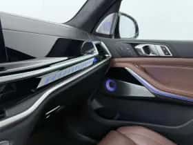 BMW X7 (2022) thumbnail 23