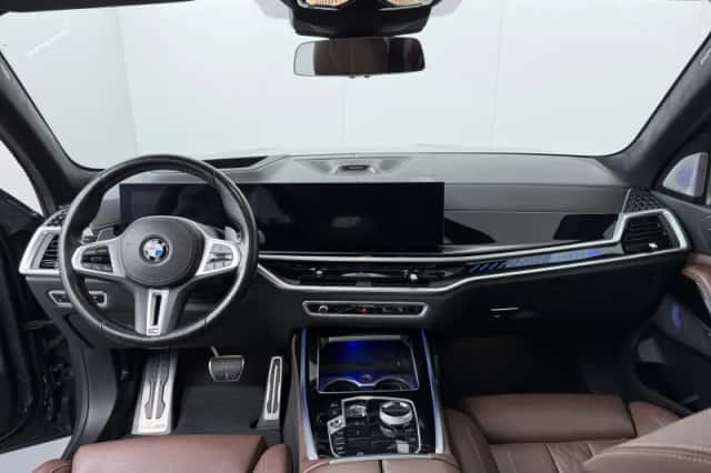 BMW X7 (2022) thumbnail 5