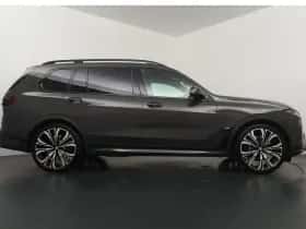 BMW X7 (2022) thumbnail 8