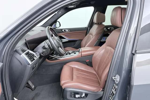 BMW X7 (2022) thumbnail 4