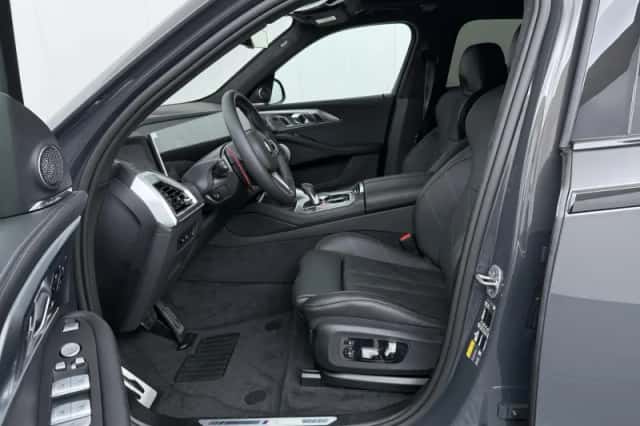 BMW XM (2026) thumbnail 4