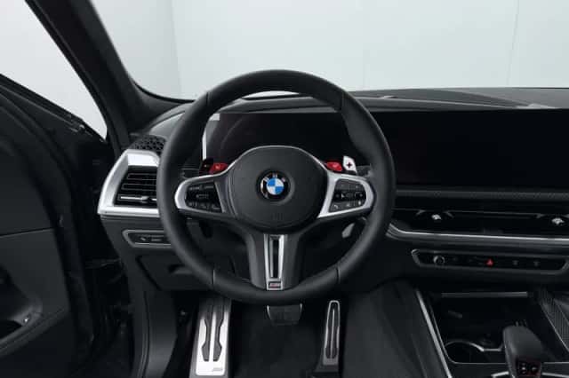 BMW XM (2026) thumbnail 2