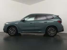 BMW X1 (2023) thumbnail 12