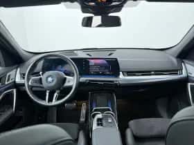 BMW X1 (2023) thumbnail 5