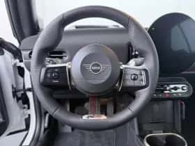 MINI Cabrio (2026) thumbnail 2