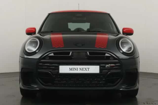 MINI Cooper (2024) thumbnail 6