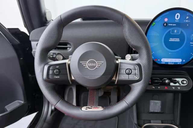 MINI Cabrio (2026) thumbnail 2