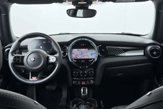MINI Cooper (2022) thumbnail 5
