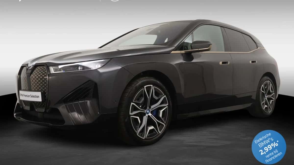 BMW iX (2021) — foto 1