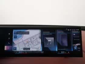 BMW iX (2021) thumbnail 16