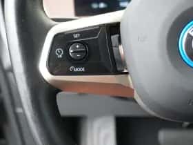 BMW iX (2021) thumbnail 24