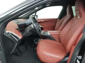 BMW iX (2021) thumbnail 4