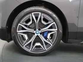 BMW iX (2021) thumbnail 33
