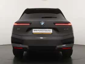 BMW iX (2021) thumbnail 9
