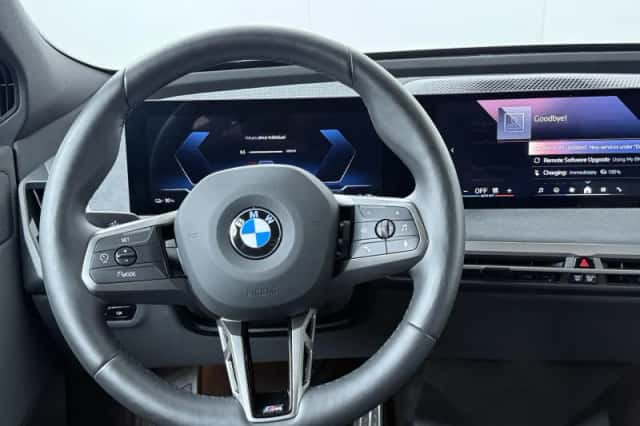 BMW iX (2025) thumbnail 2