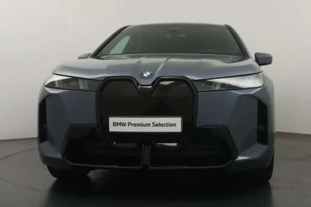 BMW iX (2025) thumbnail 6