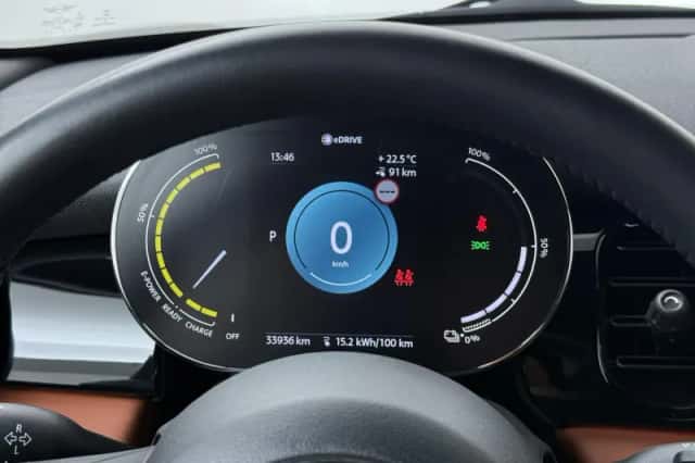 MINI Electric (2022) thumbnail 3