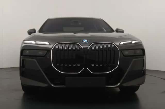 BMW i7 (2026) thumbnail 6