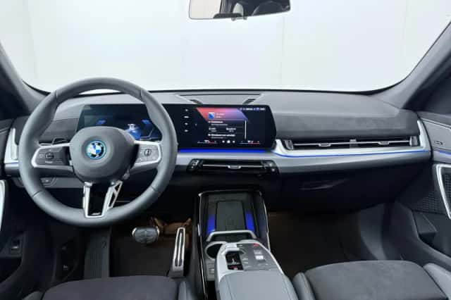 BMW iX1 (2026) thumbnail 5