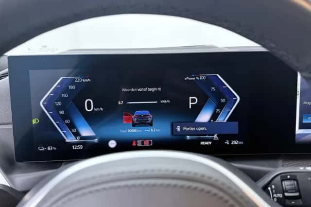 BMW i4 (2024) thumbnail 3