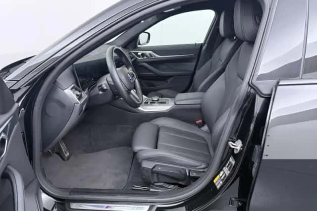 BMW i4 (2024) thumbnail 4