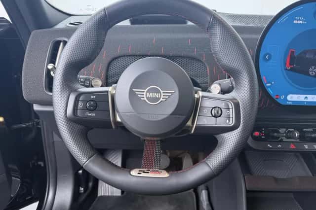 MINI Countryman (2024) thumbnail 2