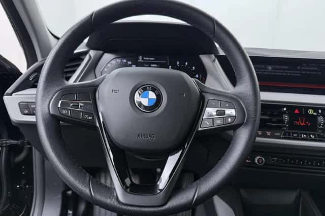 BMW 1-Serie (2022) thumbnail 2