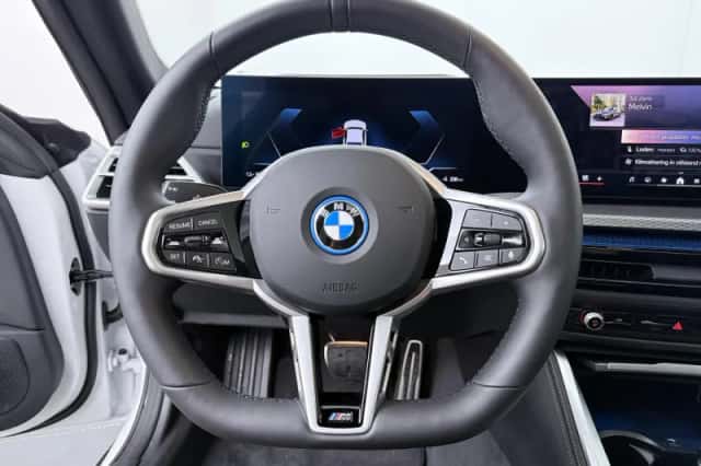 BMW i4 (2026) thumbnail 2