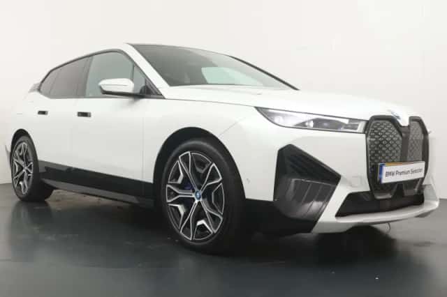 BMW iX (2025) thumbnail 6