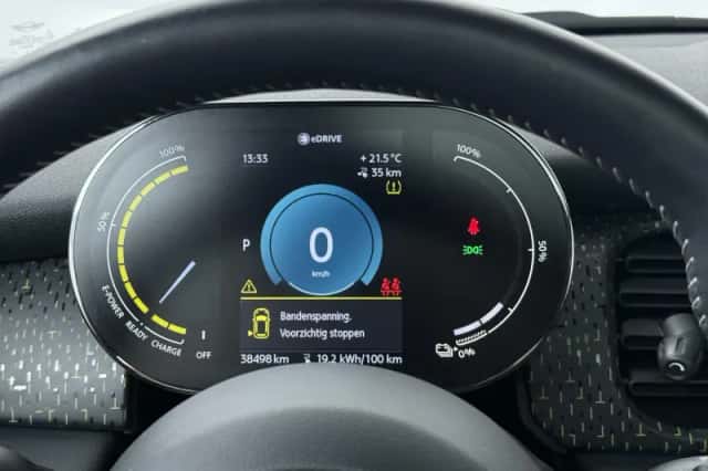 MINI Electric (2021) thumbnail 3