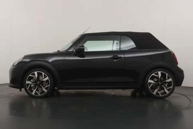 MINI Cabrio (2026) thumbnail 3