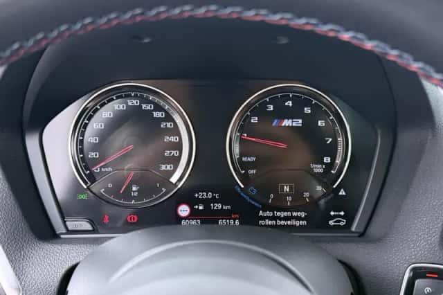 BMW M2 (2020) thumbnail 3