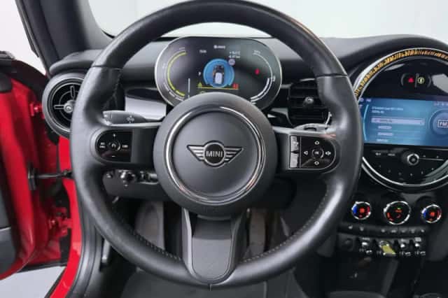 MINI Mini Electric (2022) thumbnail 2