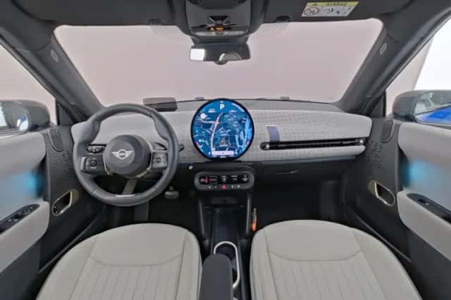 MINI Mini Electric (2025) thumbnail 2