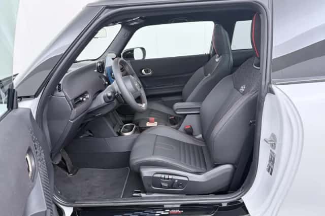 MINI Cooper S (2026) thumbnail 4