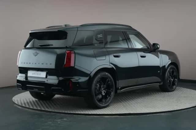 MINI Countryman (2025) thumbnail 2