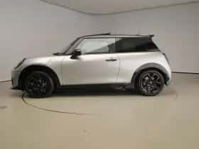 MINI Cooper (2025) thumbnail 2