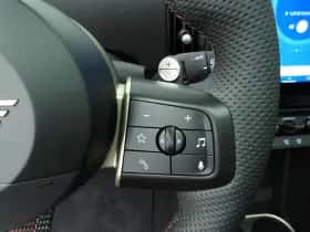 MINI Cooper (2025) thumbnail 13